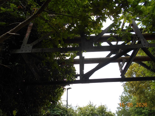 picture of railway bridge